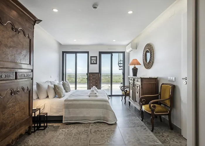 La Glycine カストロ・マリン