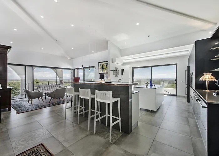 La Glycine * カストロ・マリン